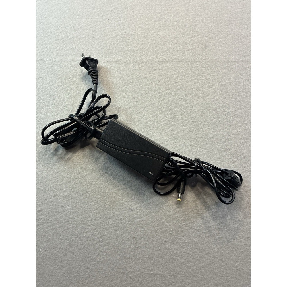 AC Adapter Power Supply Adapter 100V-240V AC 50/60Hz r 12V M 2A Universal